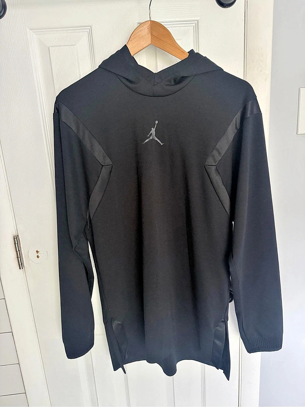 Jordan Sport Men's Pullover Hoodie Men's Black Hoodie Size Medium